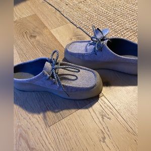 Wallabee Cup Low women’s size 9